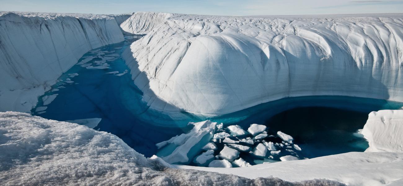 Groenlandia bajo la aurora boreal