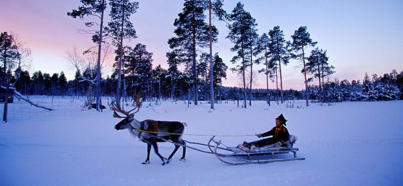 El lago Inari y la aurora boreal