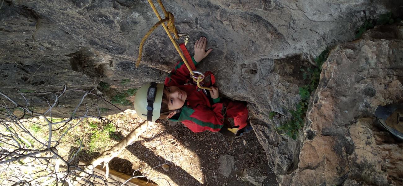 Espeleología + escalada + tirolina = Diversión en familia.