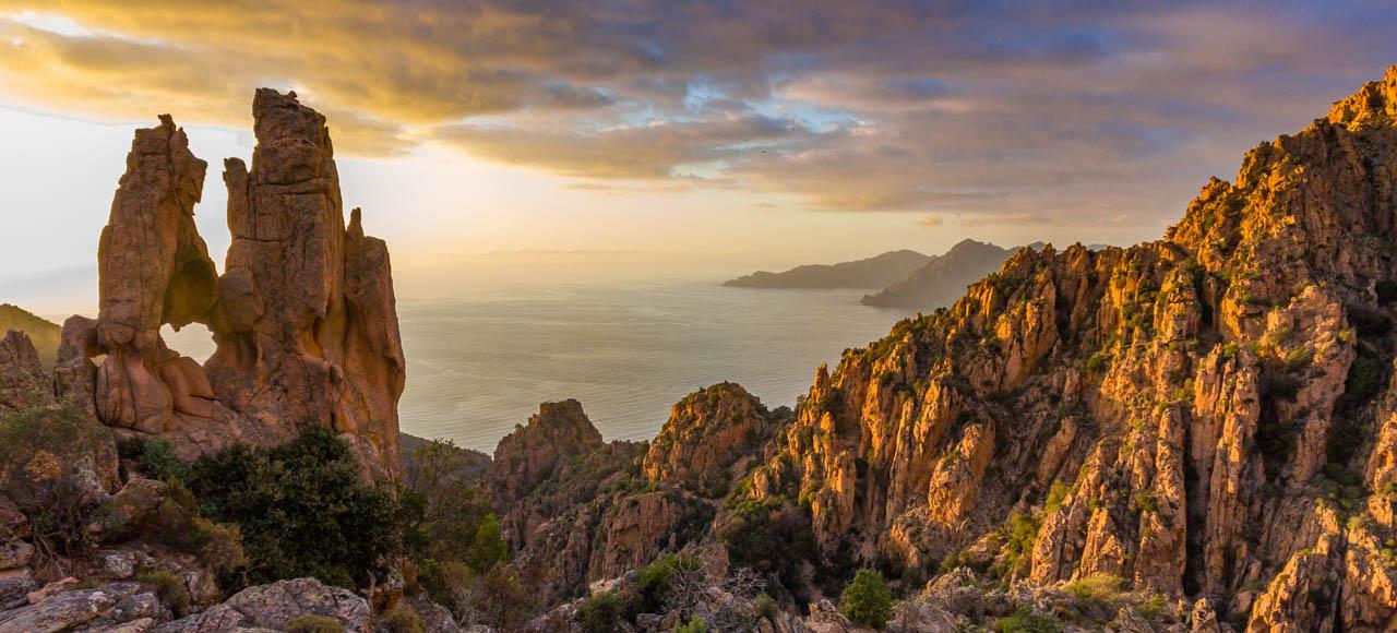 Explora Córcega. Los Alpes en el Mediterráneo.  