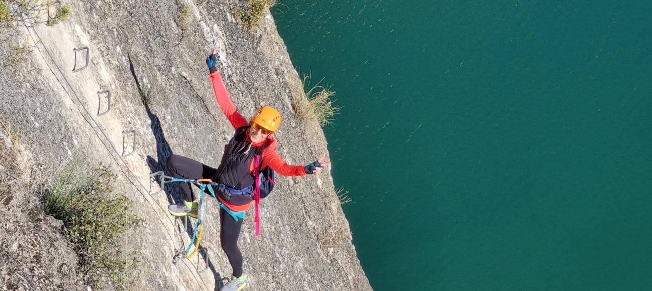 Noticia  Vías ferratas en la zona centro: Aventura para todos los niveles con Tabei Adventures